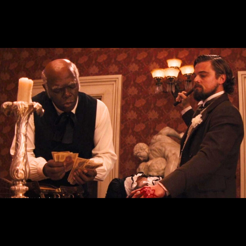 Photo film django unchained avec billets de banque identique au produits proposé par cineprops original