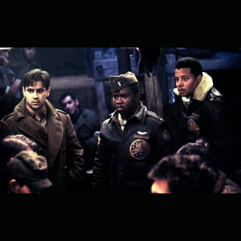 Evasion2 Photo du film Mission Evasion. On y vois des soldats américains dans un camps.