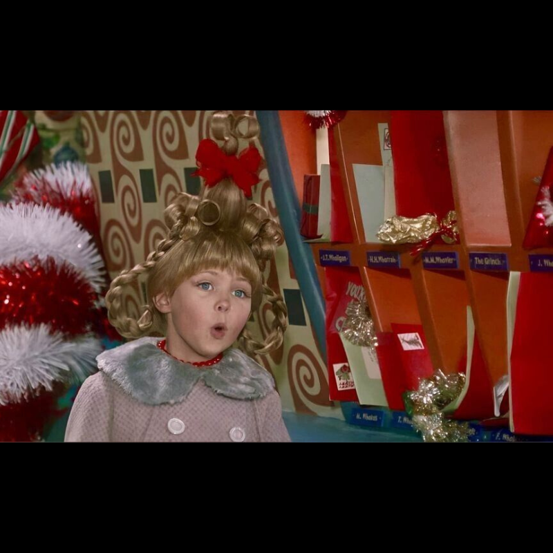 Photo 800 Grinch (2) image dans le film The Grinch du produit Enveloppe du film The Grinch. Objet de collection. Props de cinéma.