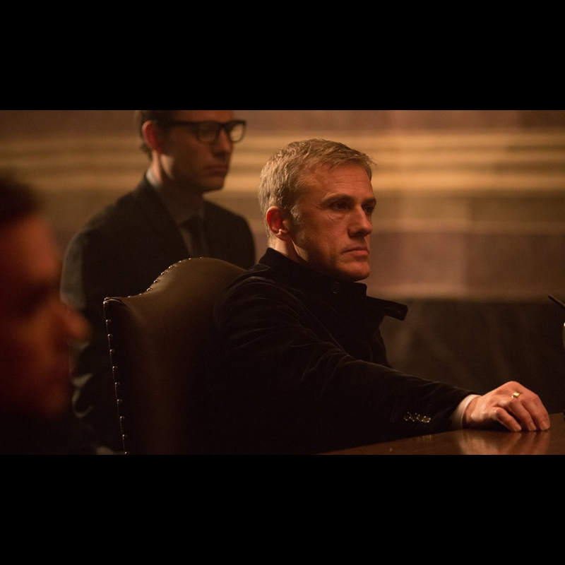 Photo du film 007 Spectre. On y vois la bague dont CineProps propose la. Reproduction