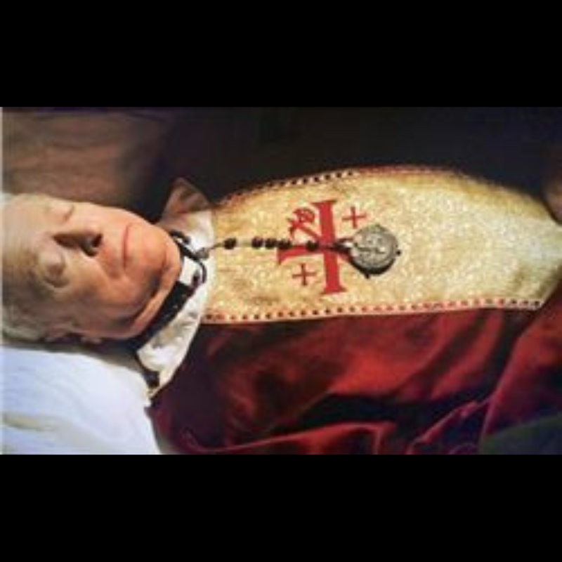 Photo du film The Last Witch Hunter on y voit Michael Caine portant un rosaire similaire au produit proposé sur cette page. Objet de collection. Accessoire de film original.