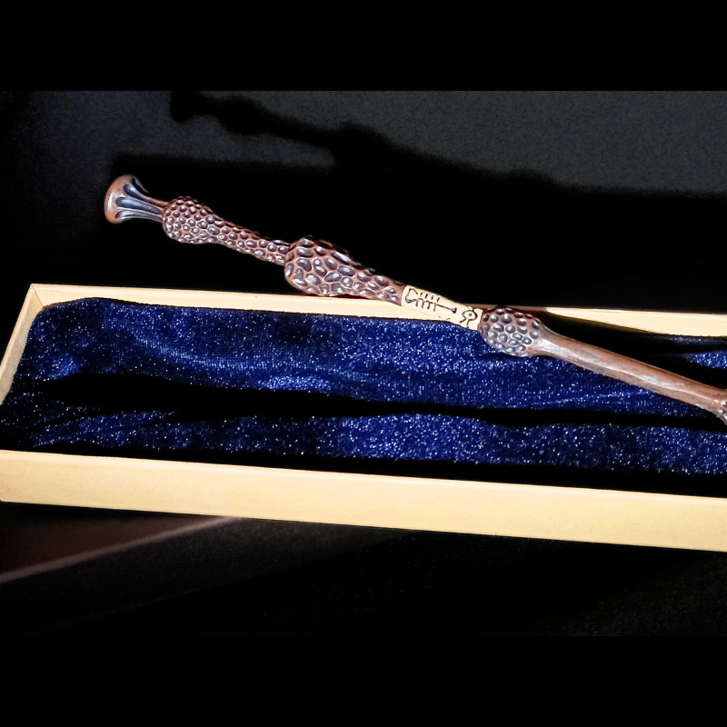 Photo detail produit reproduction baguette dumbledore film Harry Potter