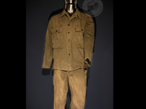 Movie props and costume saving private ryan. Objet de film Il faut sauver le soldat ryan costume spielberg tom hanks. Cinéma objet de film