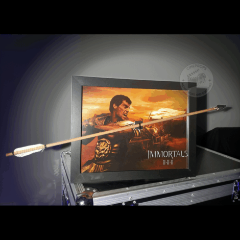 Photo objet de film cineprops original. Movie props Cinéma Immortals Cavill