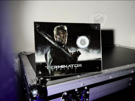 objet de film original Terminator Genisys screen used Movie props cineprops cinéma