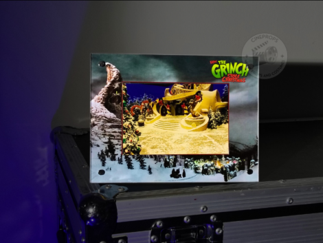 Objet de film original The Grinch photo picture plateau whoville. Grinch movie prop cinema