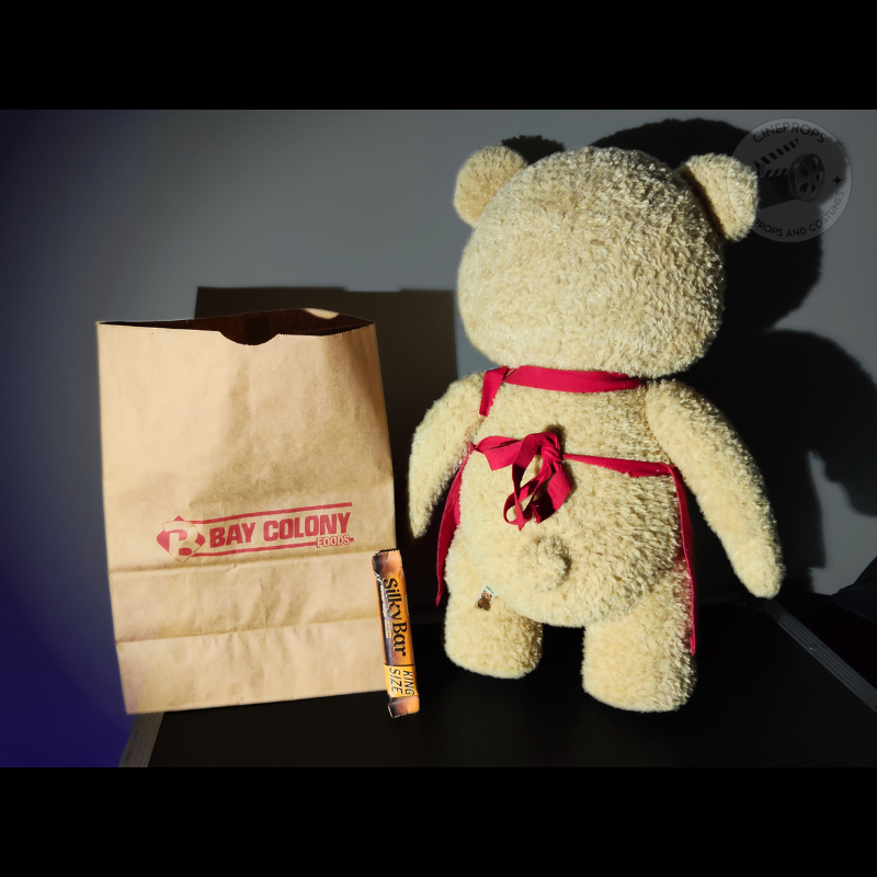 objet de film original TED screen used Movie props cineprops cinéma